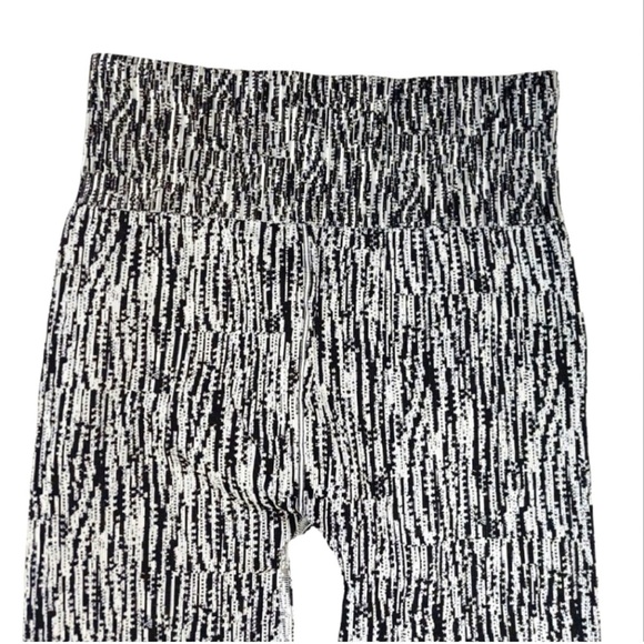 Athleta Flurry Elemental Tights Leggings, Small - Picture 3 of 7